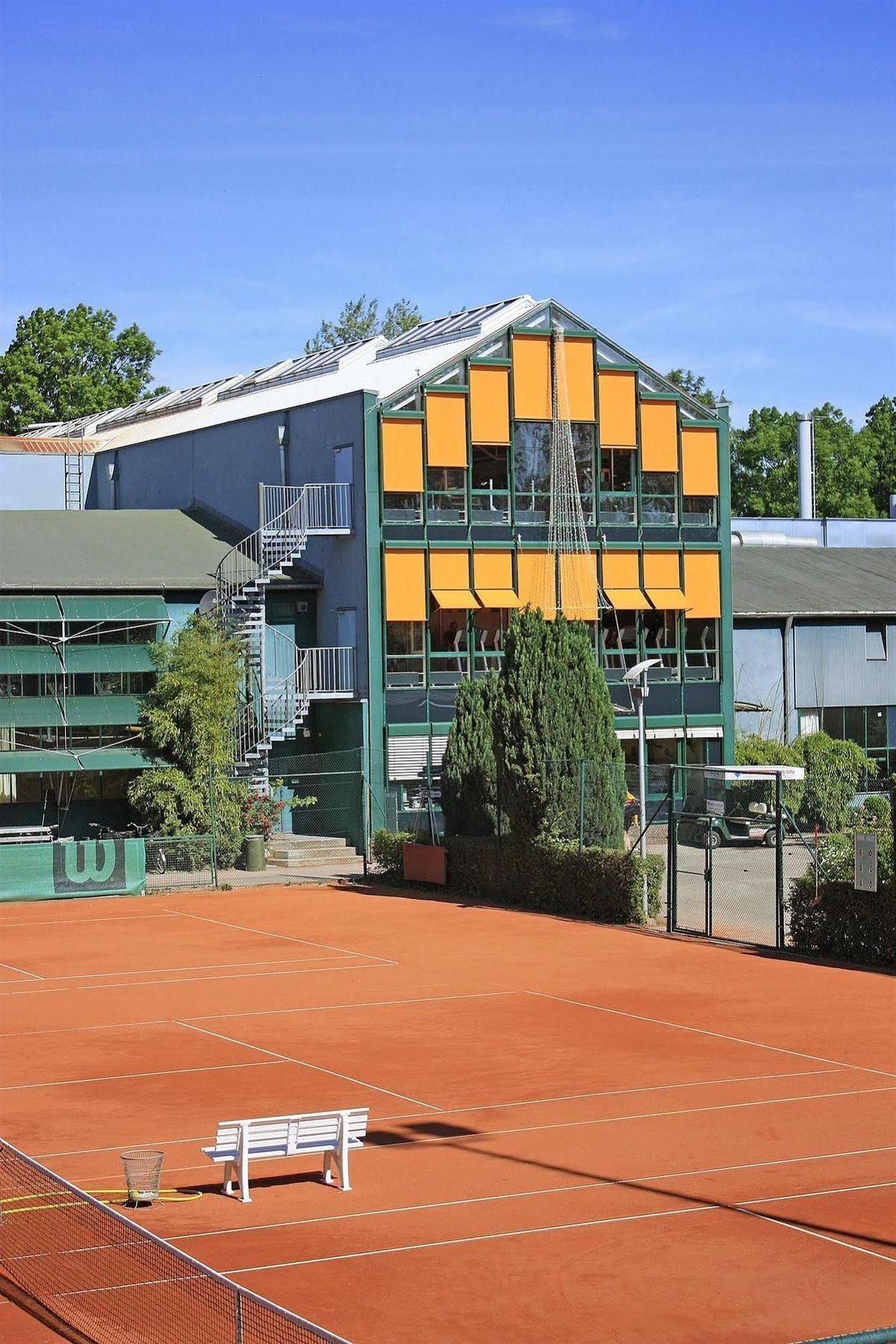 Scheck 4* Unterföhring