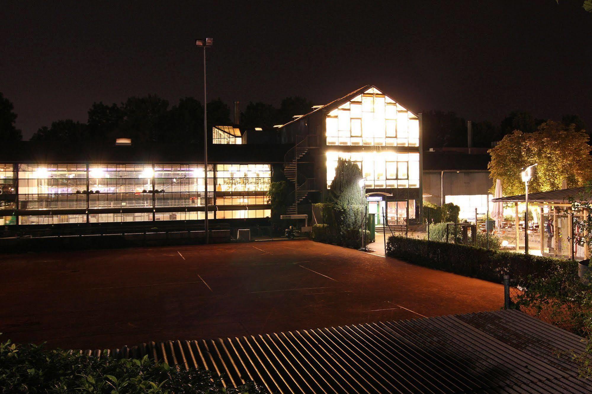 Scheck 4* Unterföhring